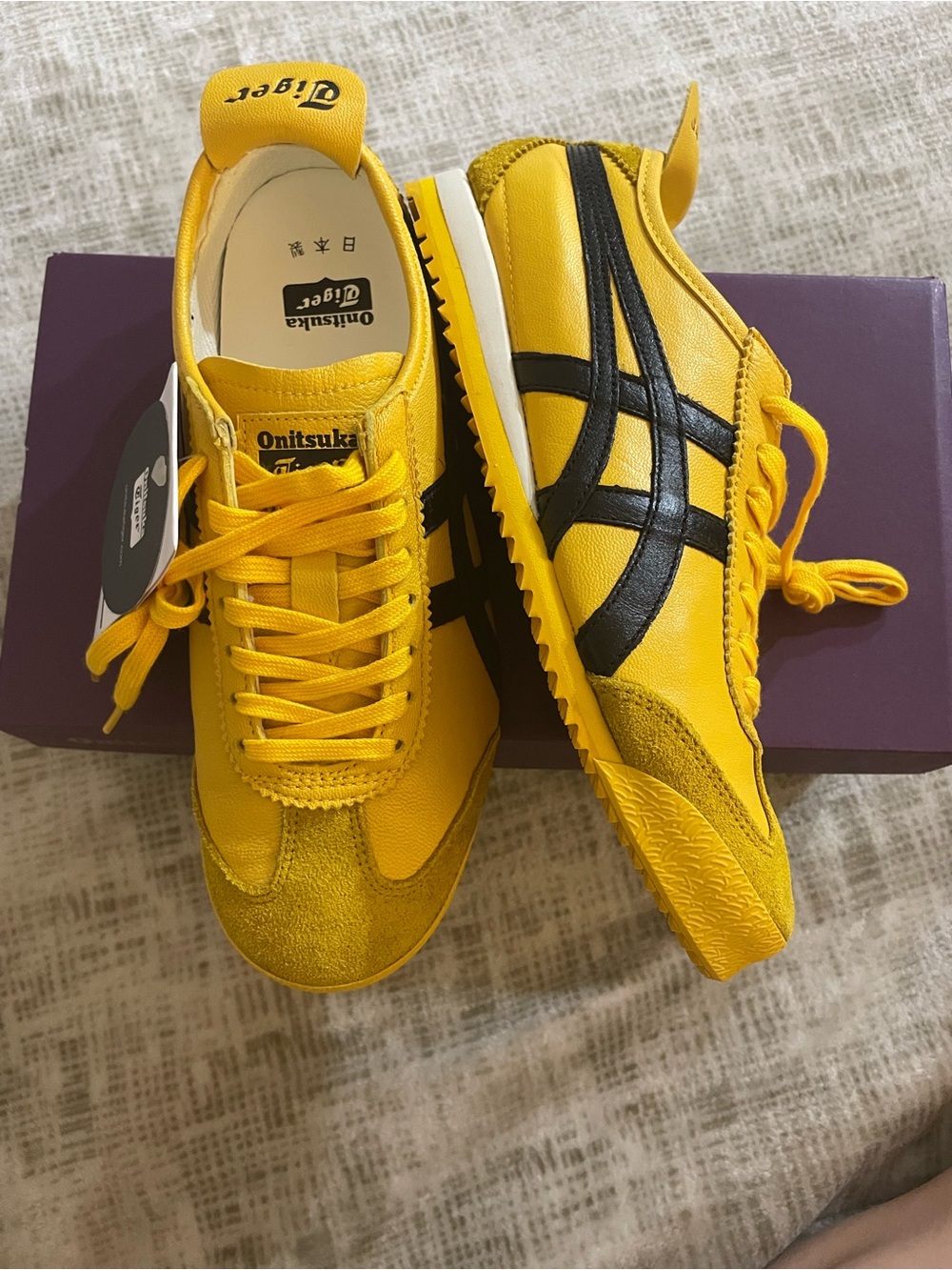 Onitsuka Tiger Nippon Made - Mexico 66 NM (yellow/black) size women’s 6 US